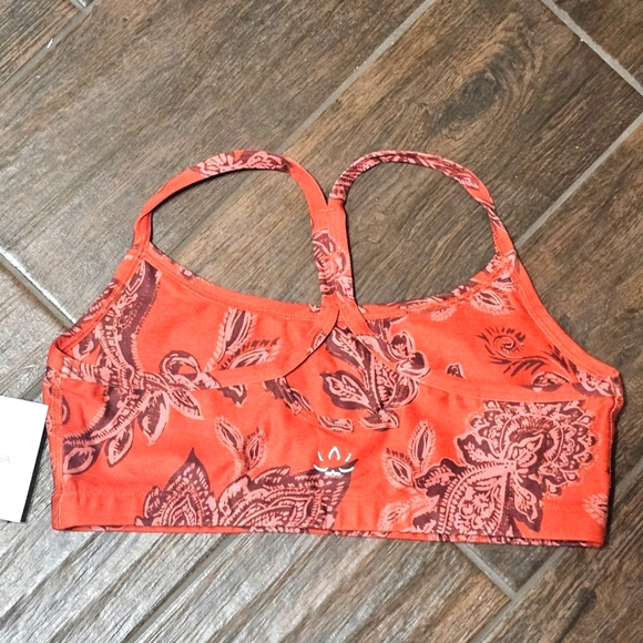 Beyond Yoga Women's SoftMark Slim Racerback Sports Bra in Chai & Paprika Paisley - Picture 6 of 6